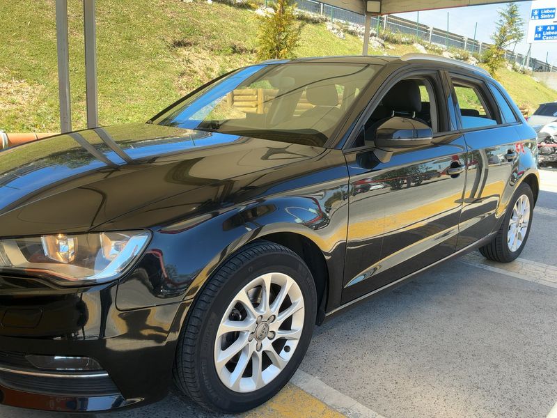 Audi A3 Sportback 1.6 TDI Attraction 2015 – снимка 2
