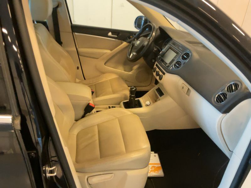 Volkswagen Tiguan 1.4 TSI Sport & Style BlueMotion Tech 2015 – снимка 16