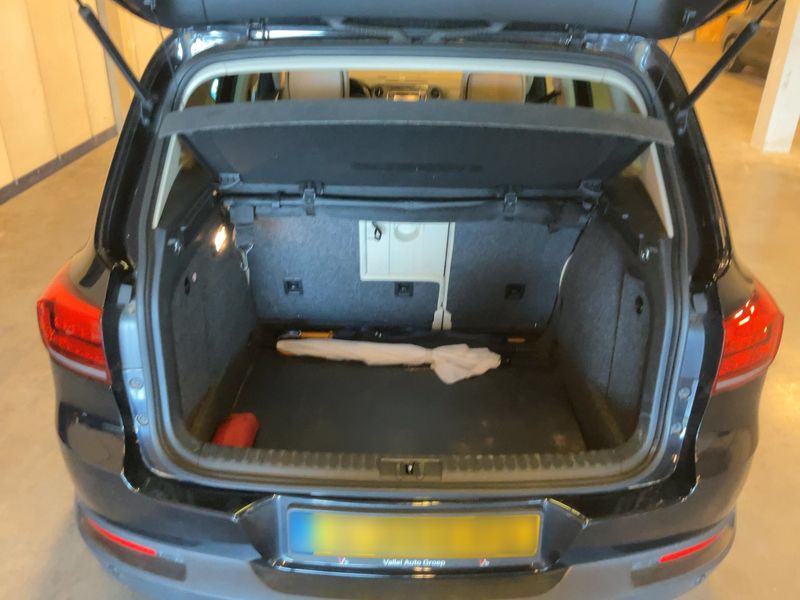 Volkswagen Tiguan 1.4 TSI Sport & Style BlueMotion Tech 2015 – снимка 15