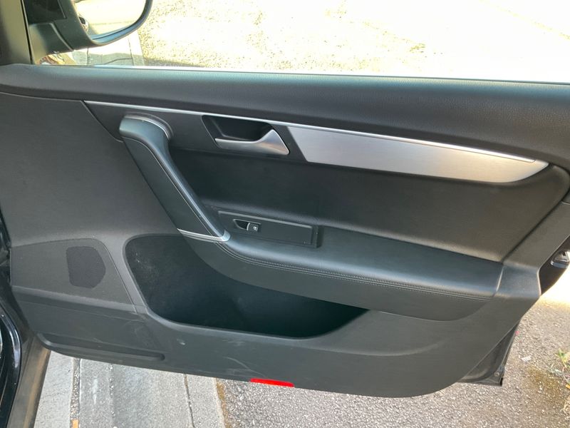 Volkswagen Passat 2.0 TDI Highline BlueMotion Tech 2014 – снимка 33