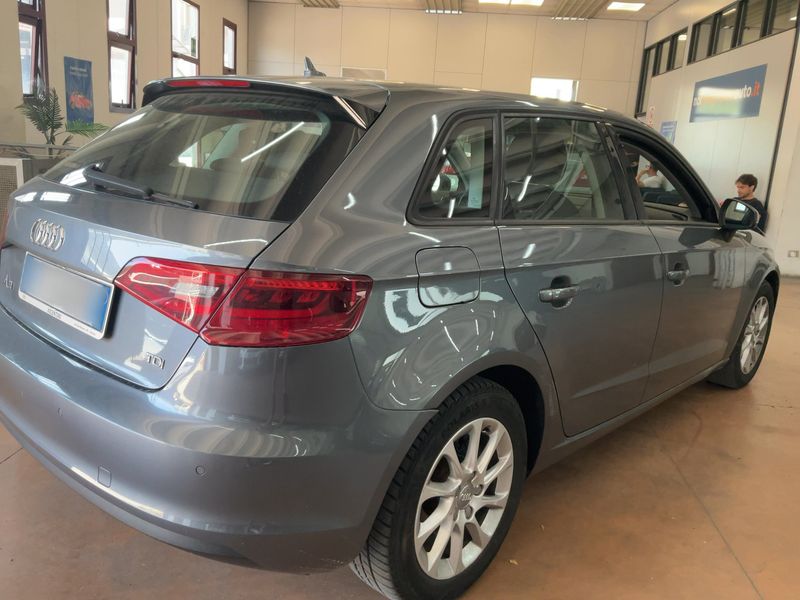 Audi A3 Sportback 1.6 TDI Attraction 2015 – снимка 8