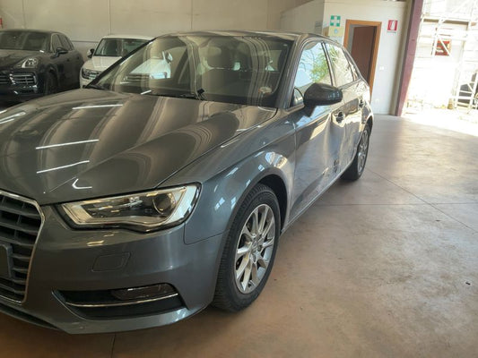 Audi A3 Sportback 1.6 TDI Attraction 2015 – снимка 2