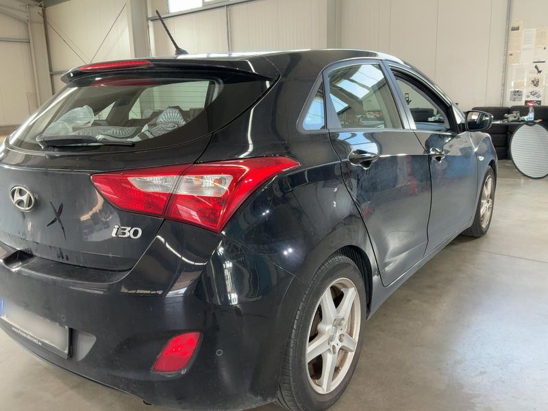 Hyundai i30 1.6 GDI FIFA World Cup Edition 2013 – снимка 8