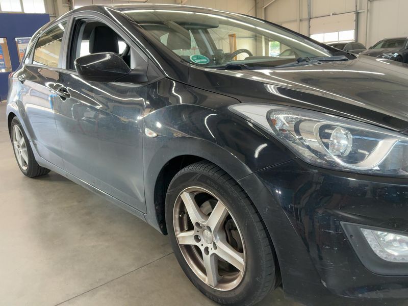 Hyundai i30 1.6 GDI FIFA World Cup Edition 2013 – снимка 12