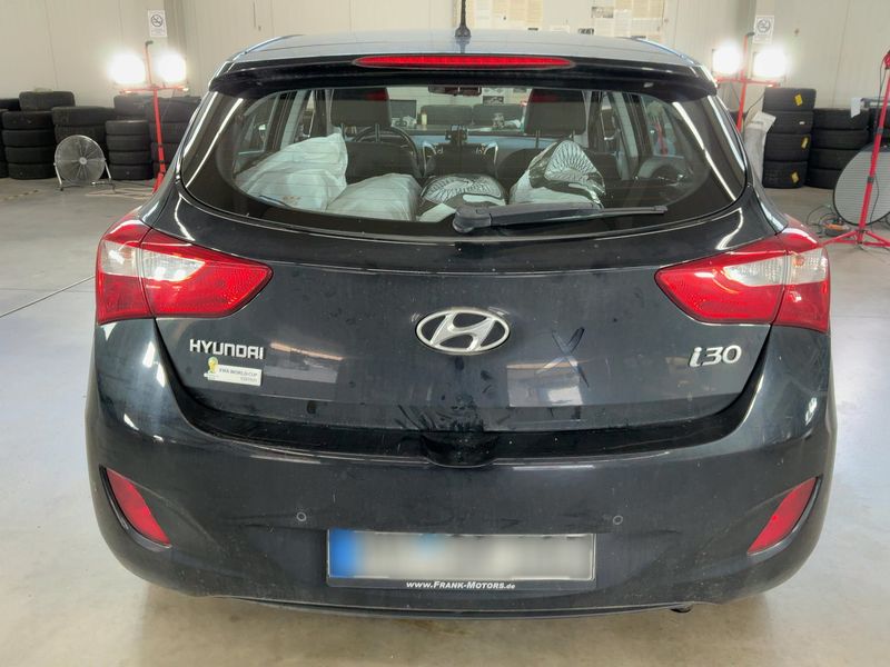 Hyundai i30 1.6 GDI FIFA World Cup Edition 2013 – снимка 7