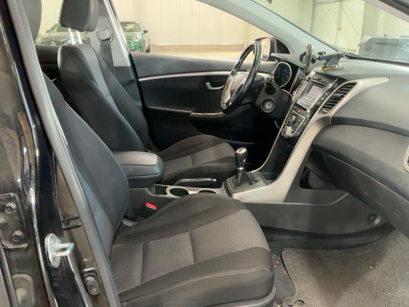 Hyundai i30 1.6 GDI FIFA World Cup Edition 2013 – снимка 17
