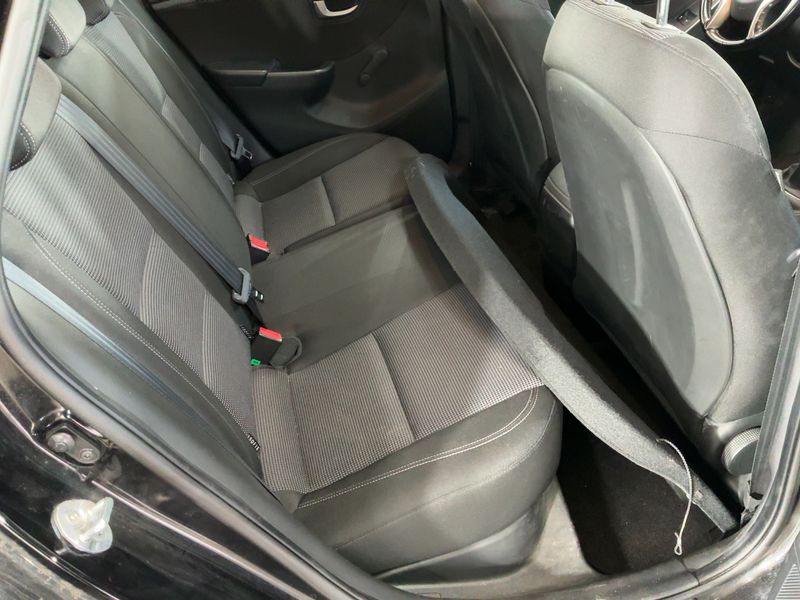 Hyundai i30 1.6 GDI FIFA World Cup Edition 2013 – снимка 20