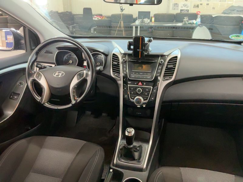 Hyundai i30 1.6 GDI FIFA World Cup Edition 2013 – снимка 18