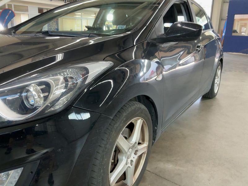 Hyundai i30 1.6 GDI FIFA World Cup Edition 2013 – снимка 2