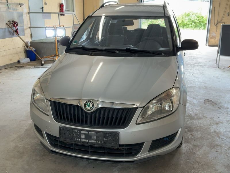 Skoda Roomster 1.2 TSI Plus Edition 2011 – снимка 14