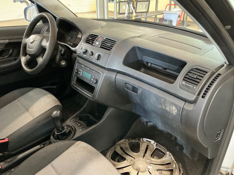 Skoda Roomster 1.2 TSI Plus Edition 2011 – снимка 25