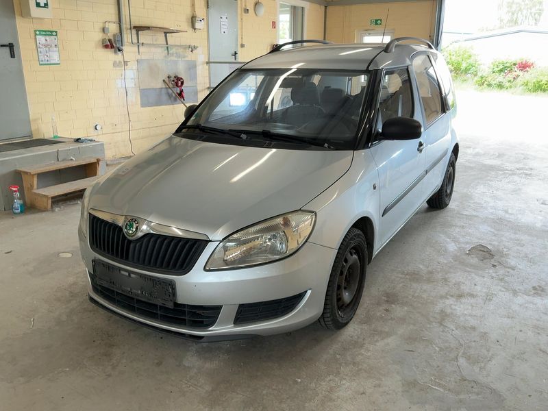 Skoda Roomster 1.2 TSI Plus Edition 2011 – снимка 2
