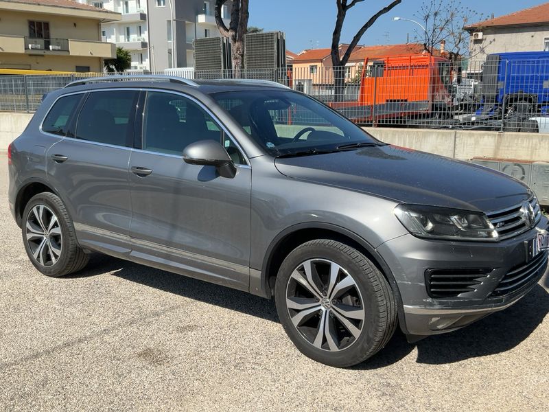 Volkswagen Touareg 3.0 V6 TDI Sport BlueMotion Tech 2018 – снимка 12