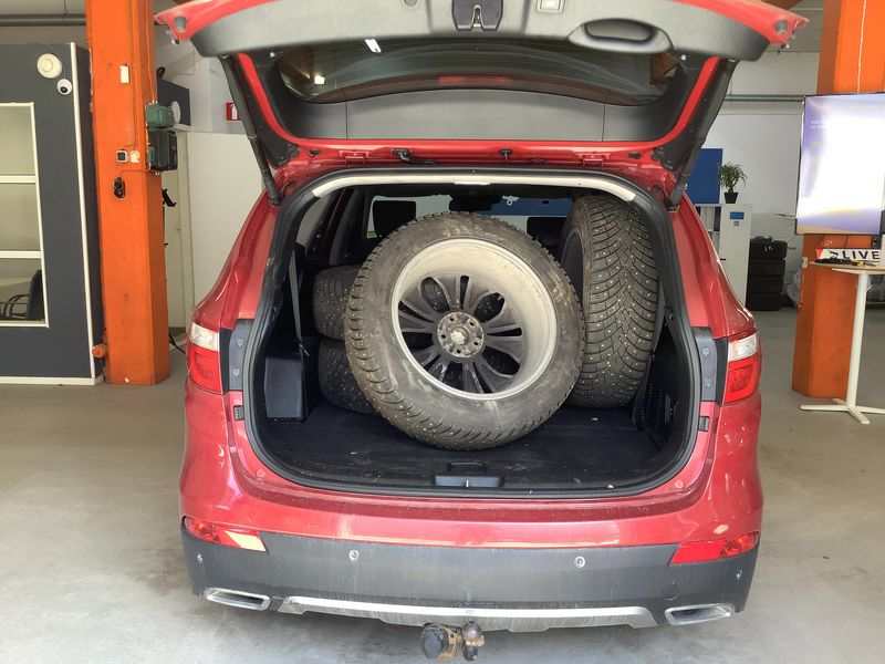 Hyundai Grand Santa Fe 2.2 CRDi Tecno 4WD 2015 – снимка 16