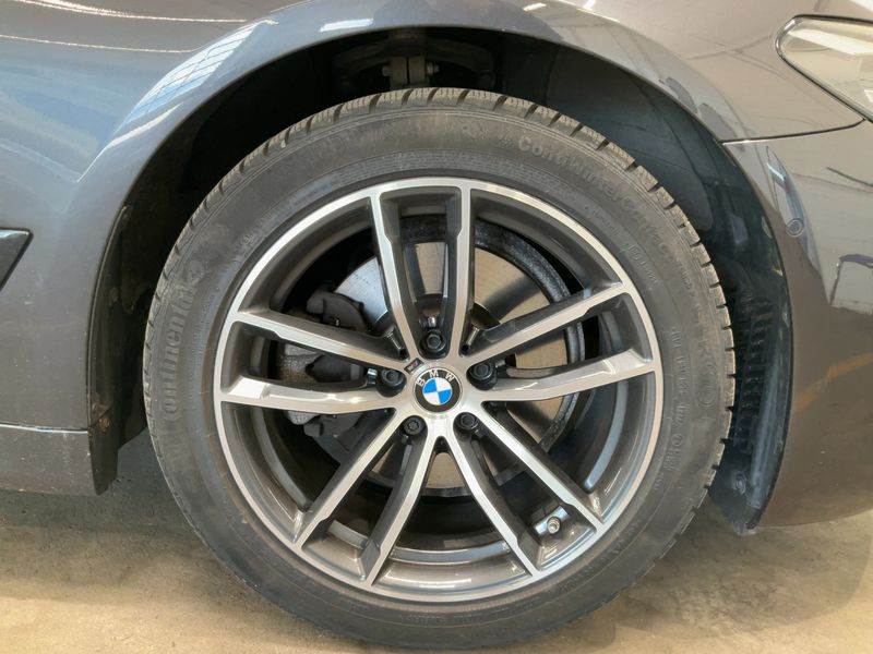 BMW 5er 520i Mild-Hybrid M Sport 2023 – снимка 11