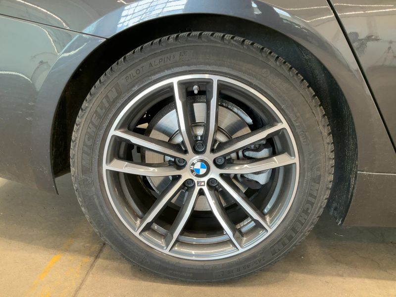 BMW 5er 520i Mild-Hybrid M Sport 2023 – снимка 9