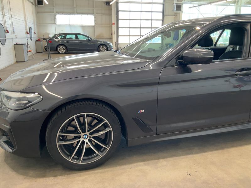 BMW 5er 520i Mild-Hybrid M Sport 2023 – снимка 2