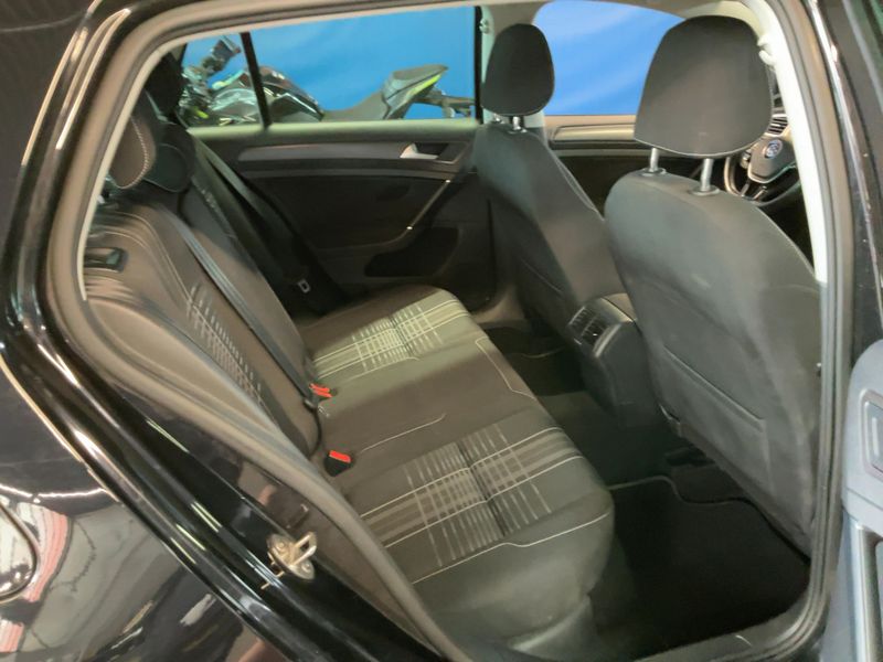 Volkswagen Golf VII 1.2 TSI Lounge BlueMotion Tech 2016 – снимка 19