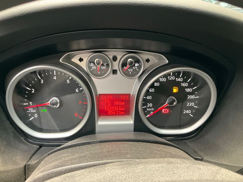 Ford Focus 1.6 Style+ 2010 – снимка 4