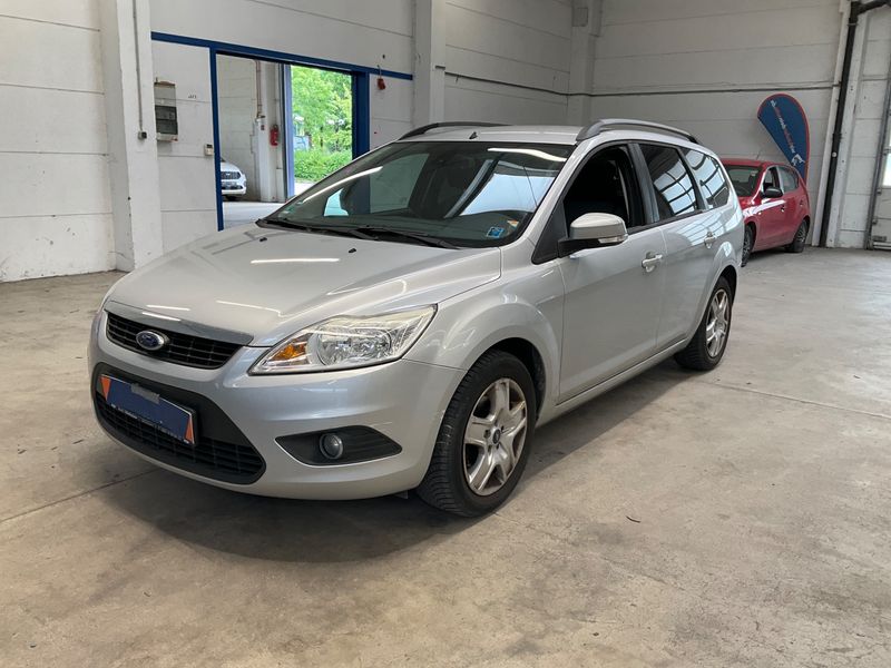 Ford Focus 1.6 Style+ 2010 – снимка 1