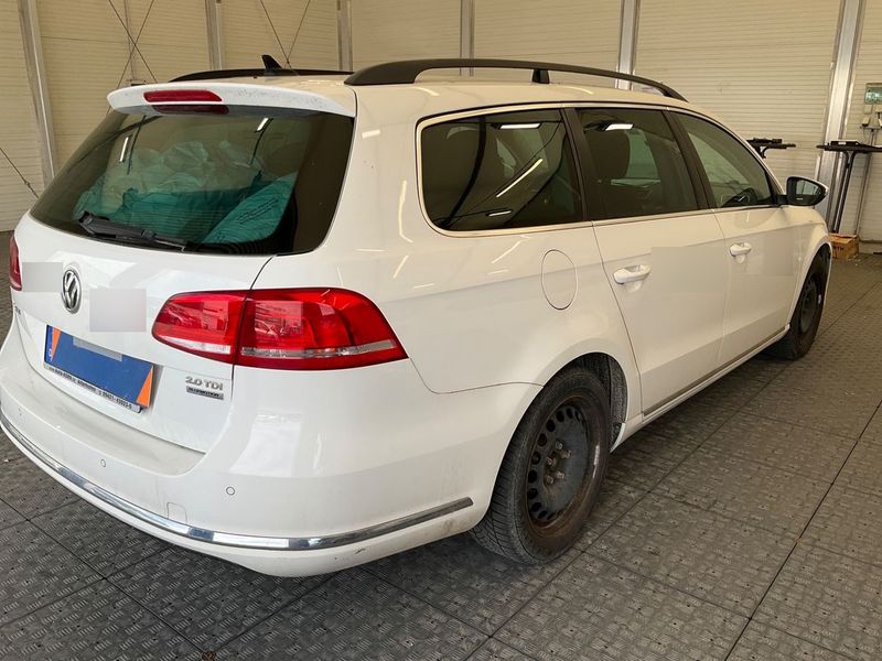 Volkswagen Passat 2.0 TDI Comfortline BlueMotion Tech 2011 – снимка 2