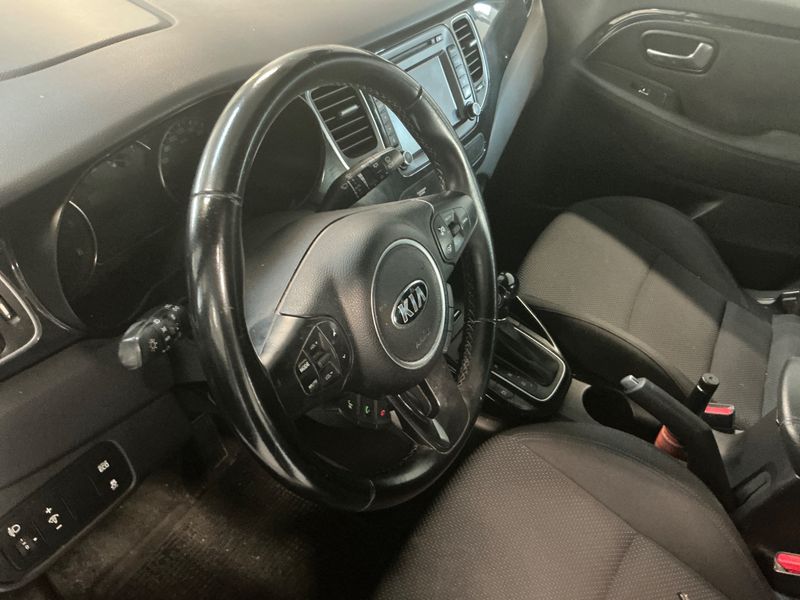 Kia Carens 1.7 CRDi Class 2016 – снимка 21