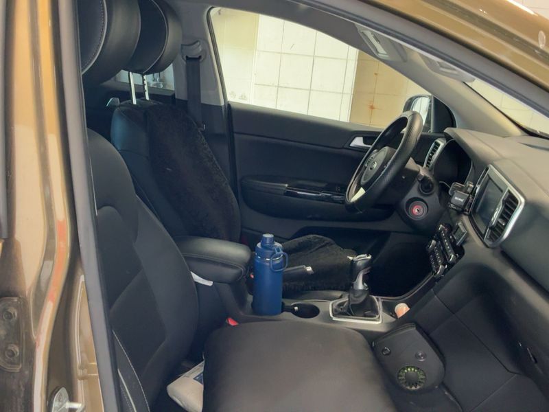 Kia Sportage 2.0 CRDi Vision 4WD 2017 – снимка 16