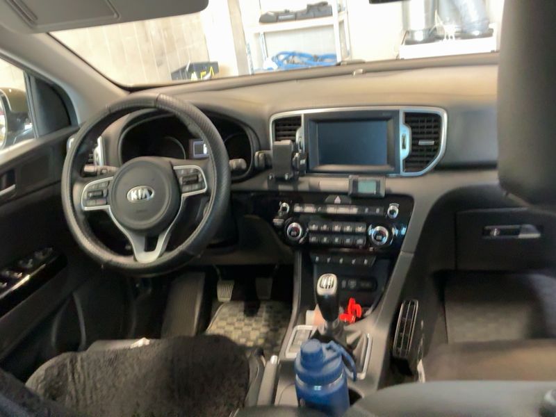 Kia Sportage 2.0 CRDi Vision 4WD 2017 – снимка 17