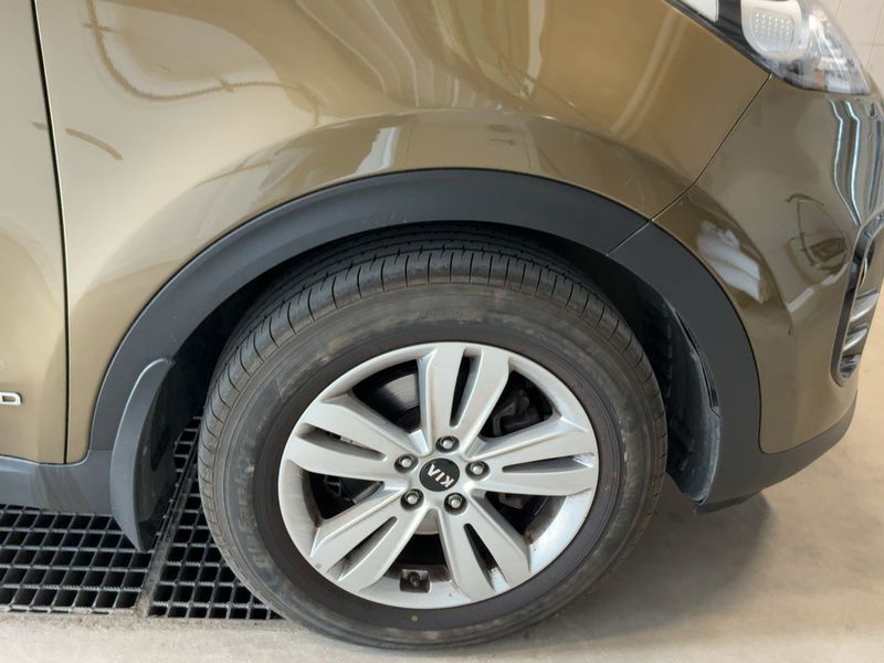 Kia Sportage 2.0 CRDi Vision 4WD 2017 – снимка 11