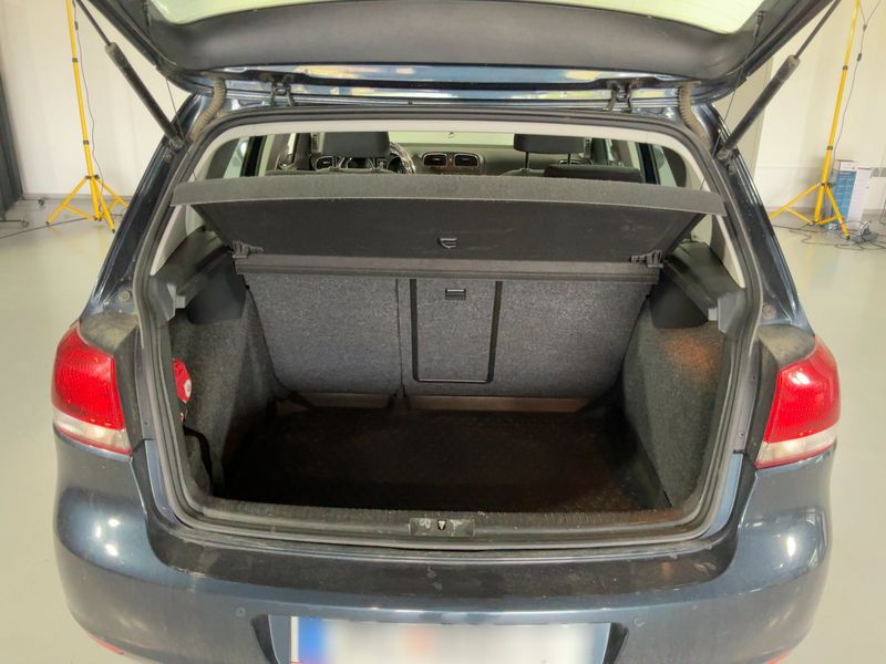 Volkswagen Golf VI 1.6 TDI Rabbit BlueMotion Tech 2012 – снимка 15