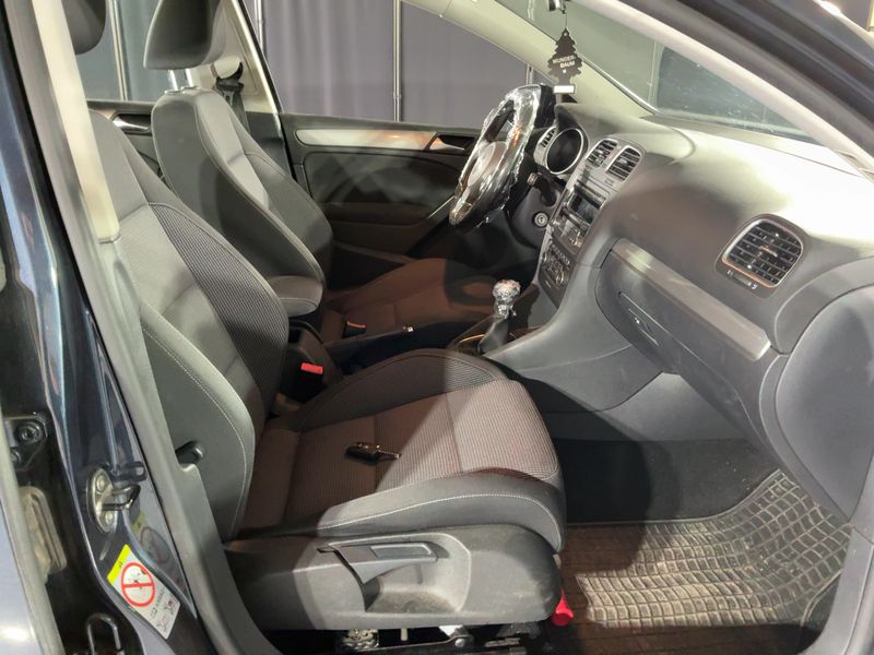 Volkswagen Golf VI 1.6 TDI Rabbit BlueMotion Tech 2012 – снимка 16