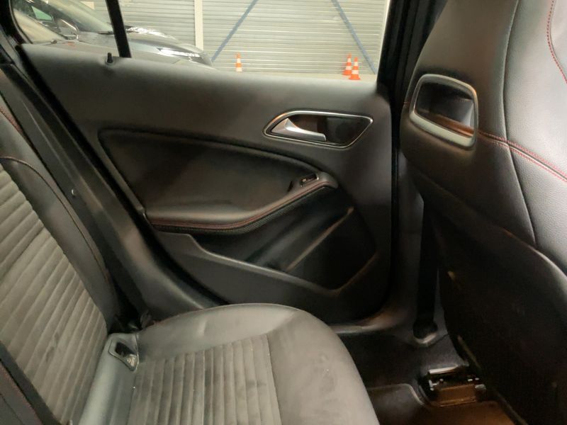 Mercedes-Benz GLA-Klasse GLA 45 AMG 4Matic 2015 – снимка 19