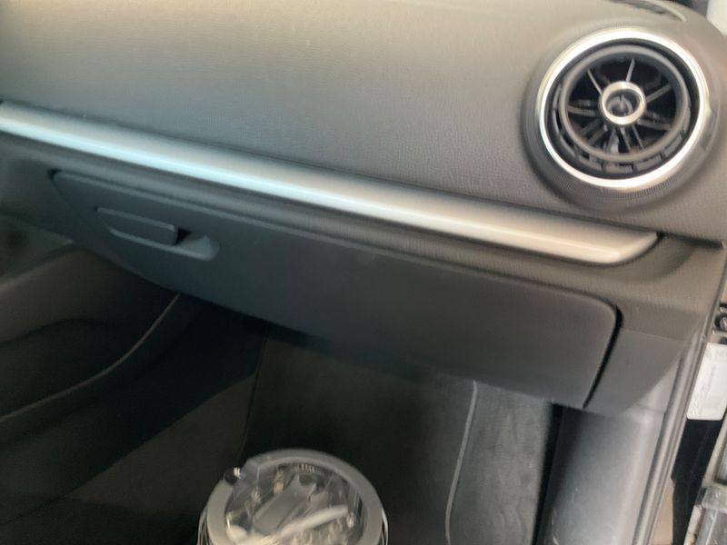 Audi A3 Sportback 1.6 TDI Attraction 2013 – снимка 28