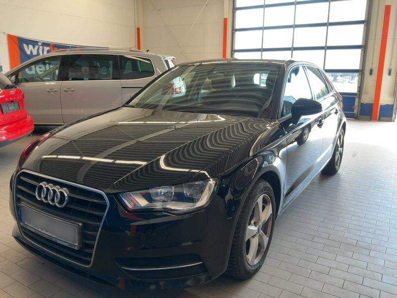 Audi A3 Sportback 1.6 TDI Attraction 2013 – снимка 1