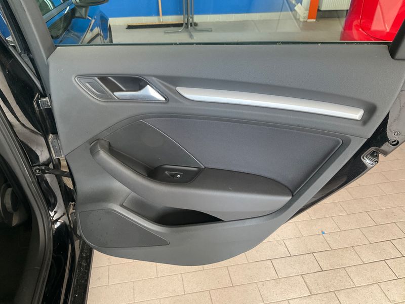 Audi A3 Sportback 1.6 TDI Attraction 2013 – снимка 27