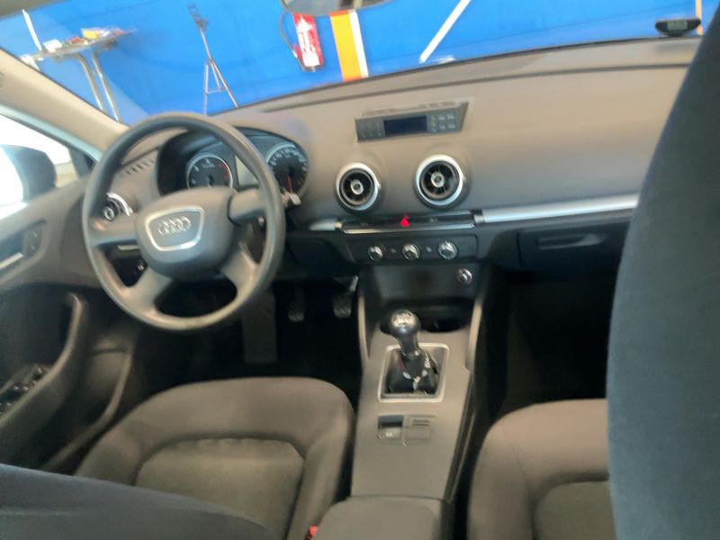 Audi A3 Sportback 1.6 TDI Attraction 2013 – снимка 18