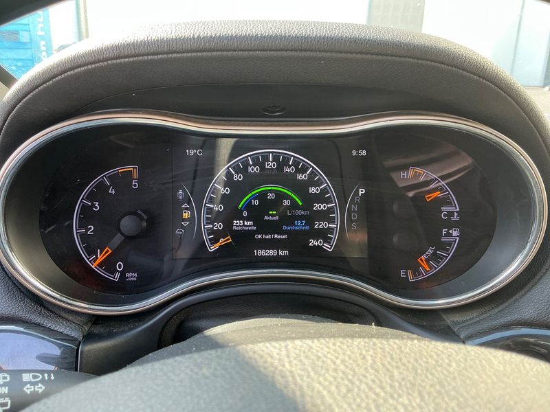 Jeep Grand Cherokee 3.0 CRD Overland 2015 – снимка 19