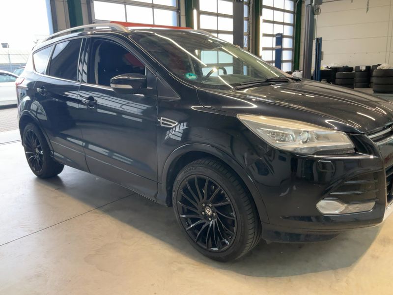 Ford Kuga 1.5 EcoBoost Individual 2015 – снимка 12