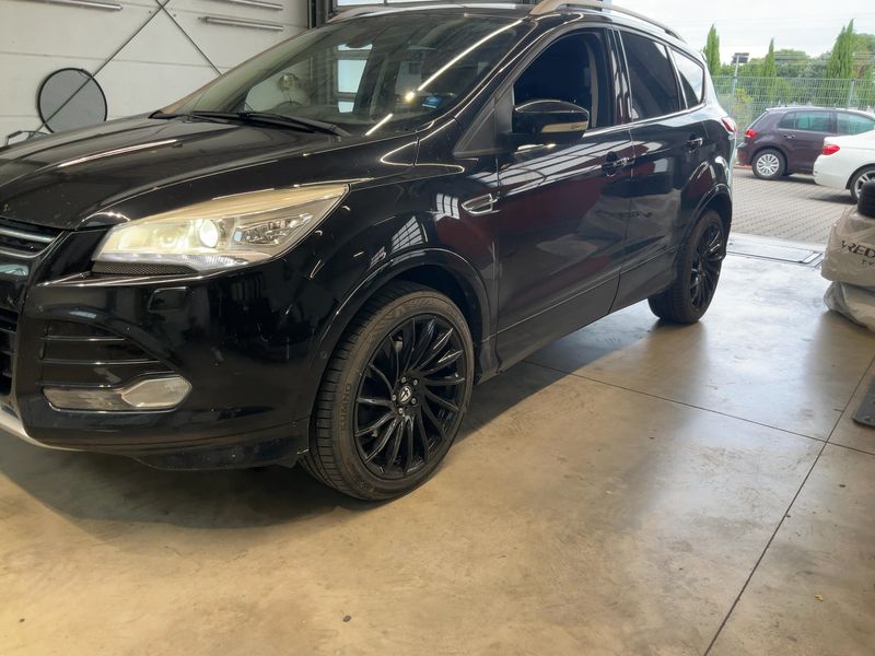 Ford Kuga 1.5 EcoBoost Individual 2015 – снимка 2