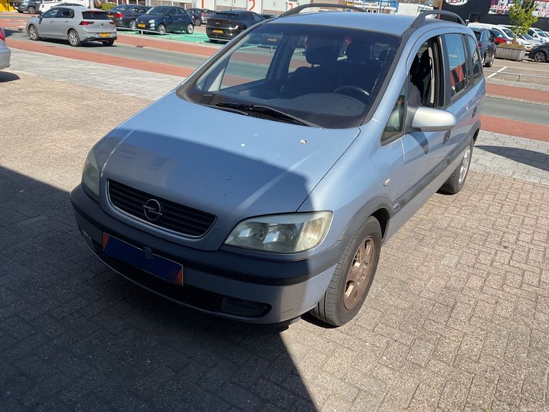 Opel Zafira 1.6 Basis 2001 – снимка 1
