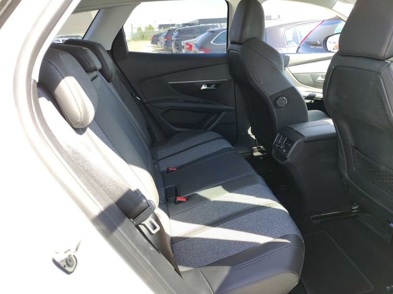 Peugeot 3008 1.5 Blue-HDi Allure 2020 – снимка 14