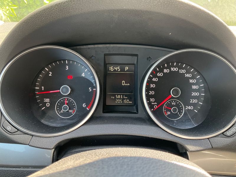 Volkswagen Golf VI 1.6 TDI Trendline BlueMotion Tech 2012 – снимка 18