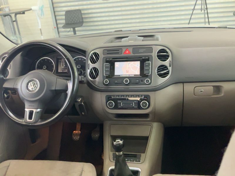 Volkswagen Tiguan 2.0 TSI Track & Field 4Motion 2011 – снимка 17