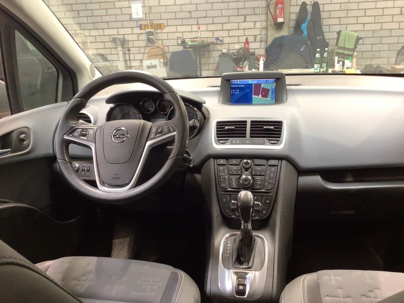 Opel Meriva 1.7 CDTI Innovation 2011 – снимка 17