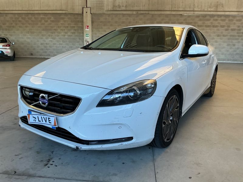Volvo V40 1.6 D2 Momentum 2013 – снимка 1