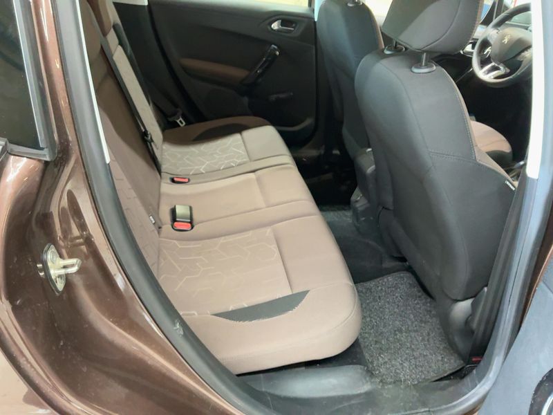 Peugeot 2008 1.6 Active 2015 – снимка 20