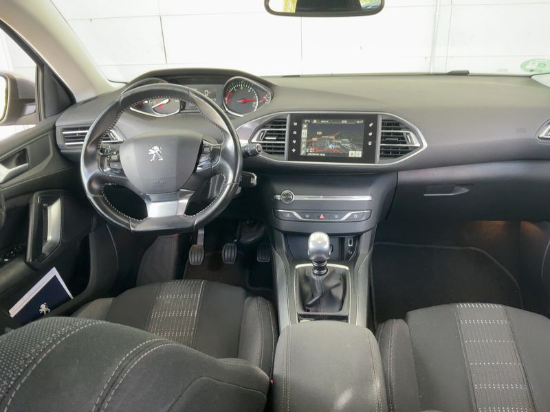 Peugeot 308 1.6 Blue-HDi Allure 2017 – снимка 17