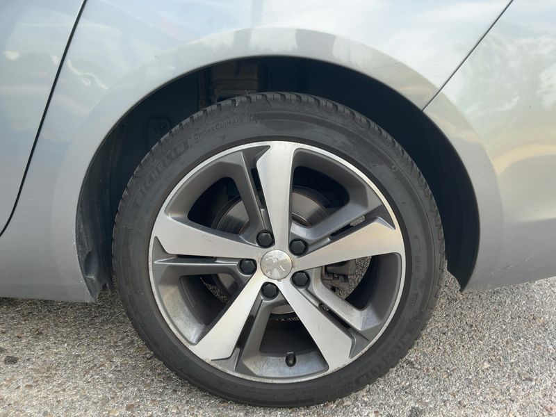 Peugeot 308 1.6 Blue-HDi Allure 2017 – снимка 5