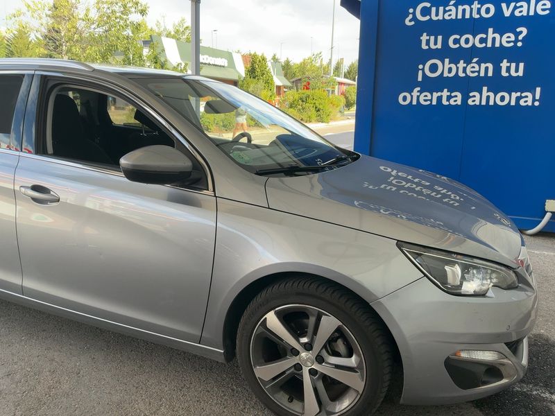 Peugeot 308 1.6 Blue-HDi Allure 2017 – снимка 12