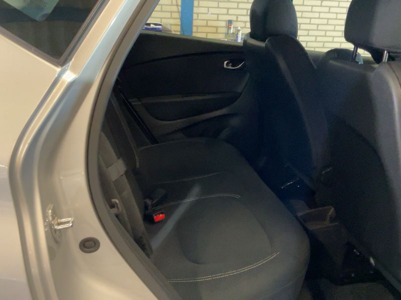 Renault Captur 0.9 TCe Life 2017 – снимка 19